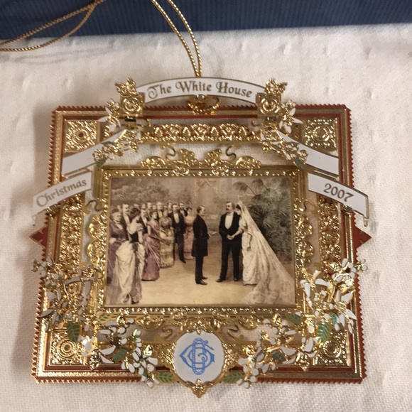 4 - The White House Historical Association Christmas Ornaments - Picture 8 of 11